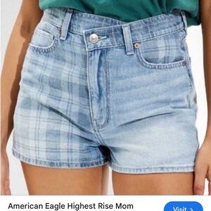 American Eagle highest rise mom‎ short crossover Light Blue Plaid size 8